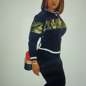 Alunzoem  Women's Tracksuit Size Lg